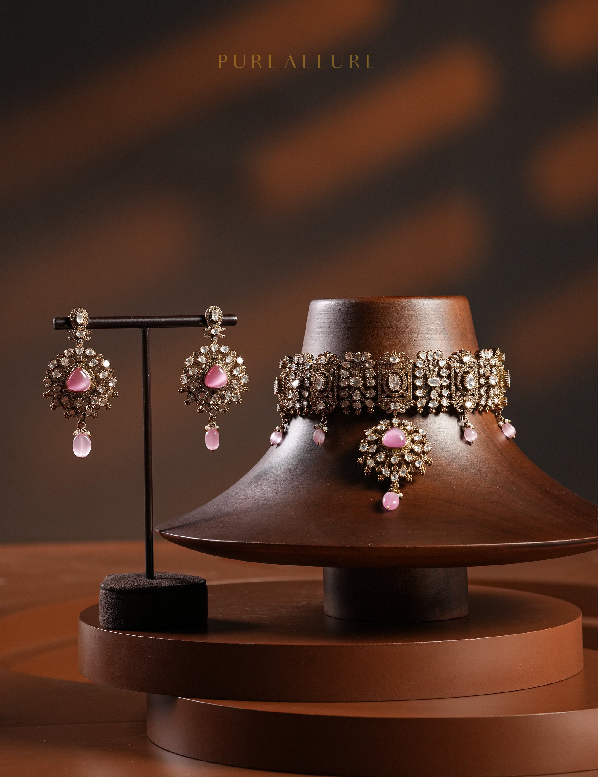 Sayuja Choker (C176)