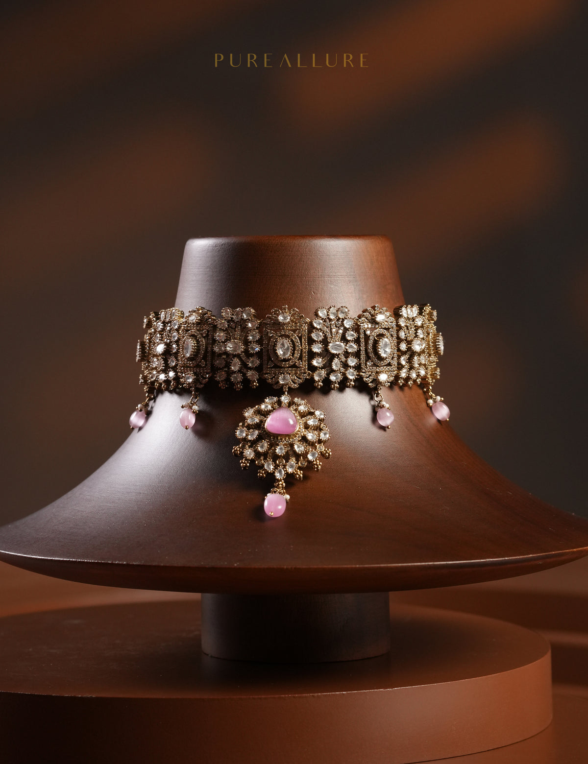 Sayuja Choker (C176)