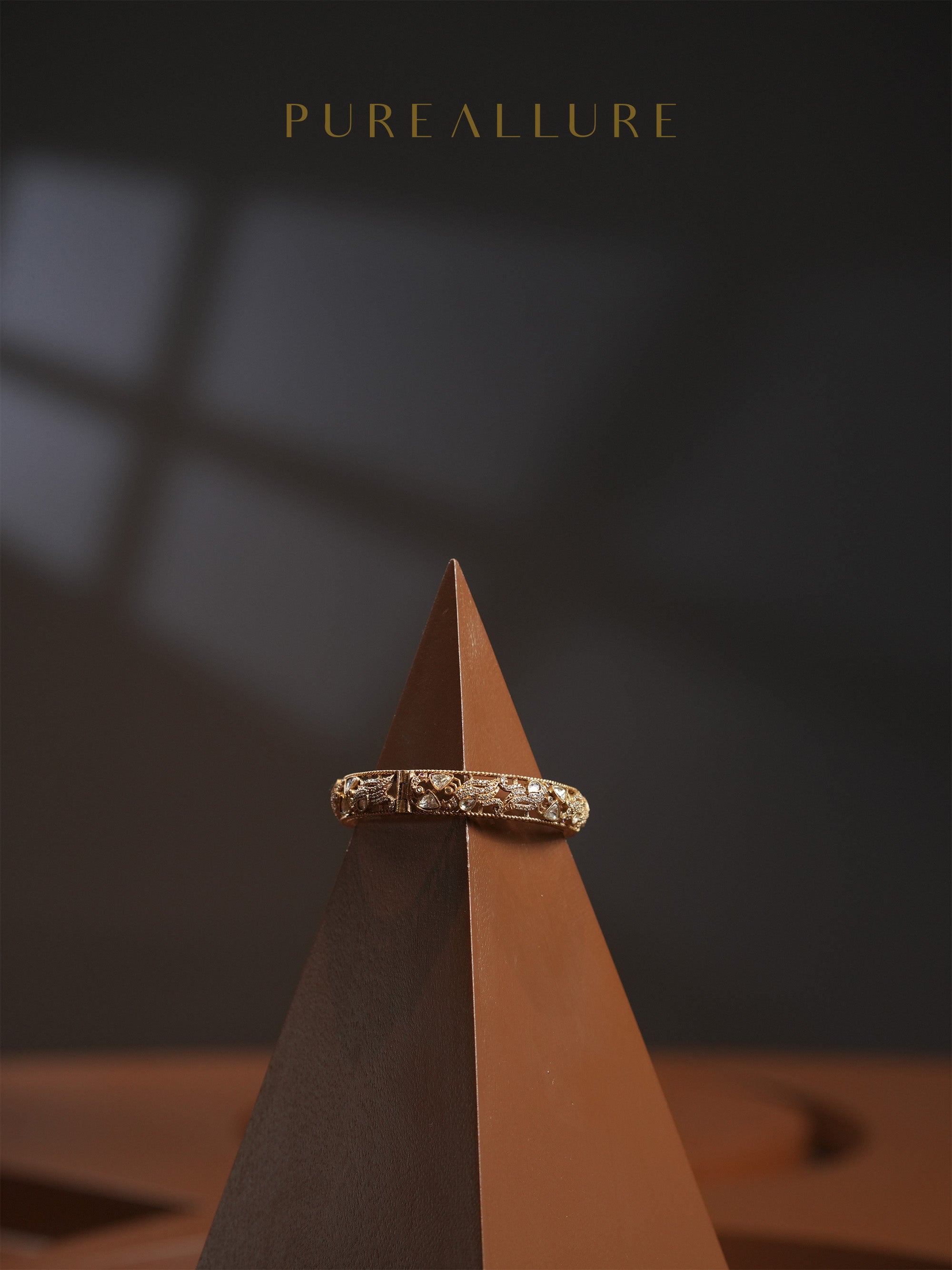 Avanika Bangle (B62)