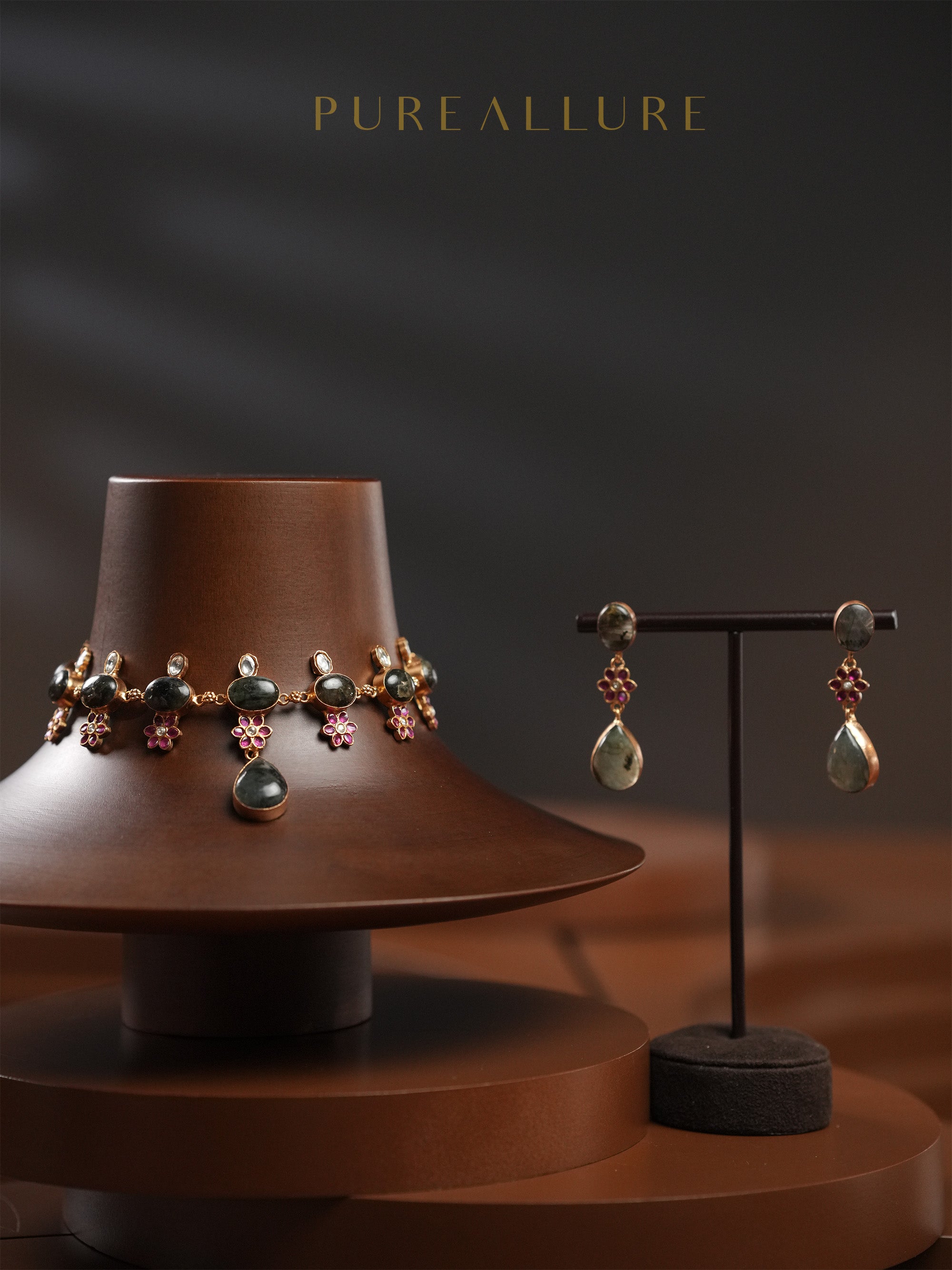 Roopal Necklace (KN312)