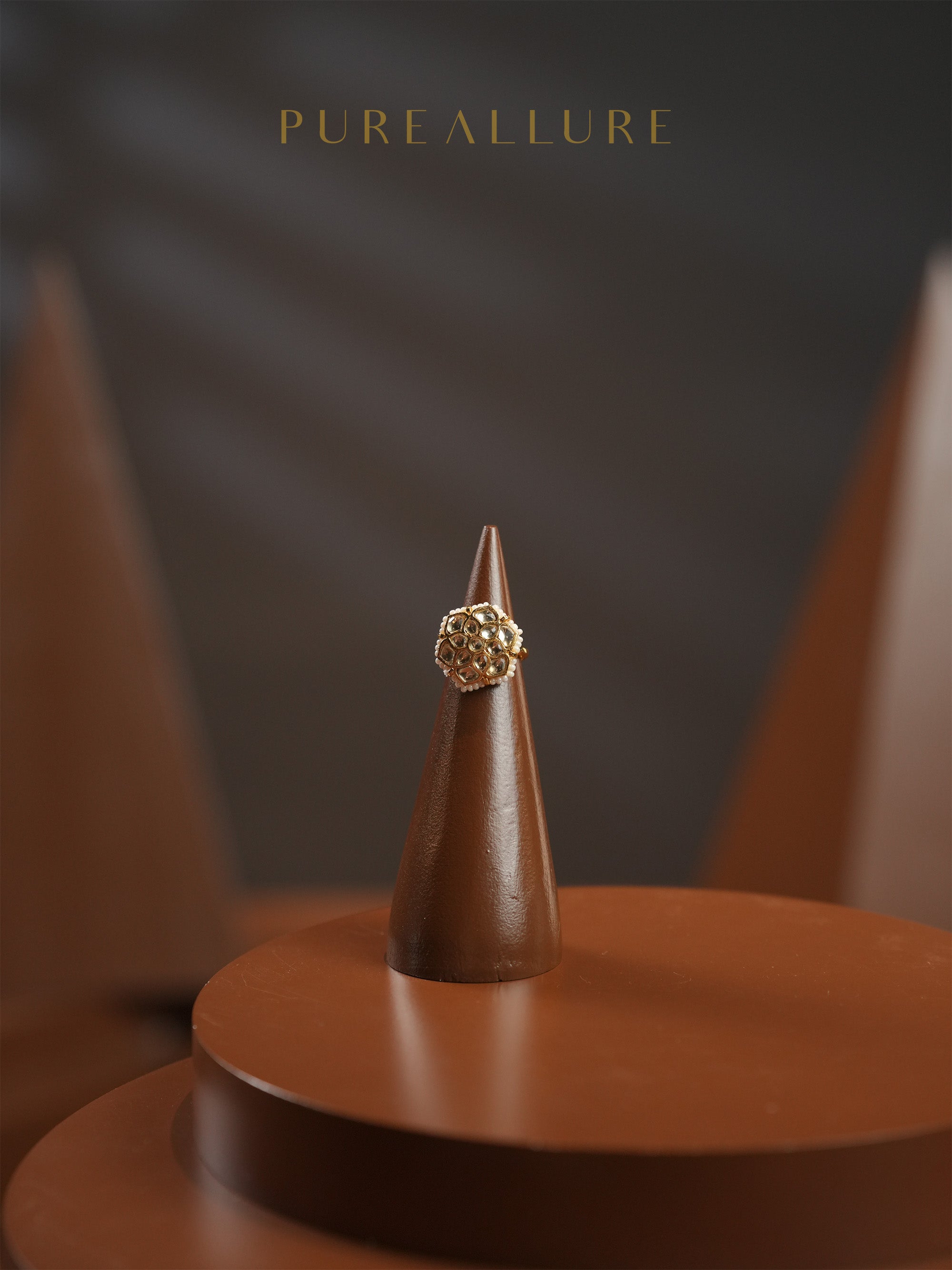 Leora Ring (KR152)