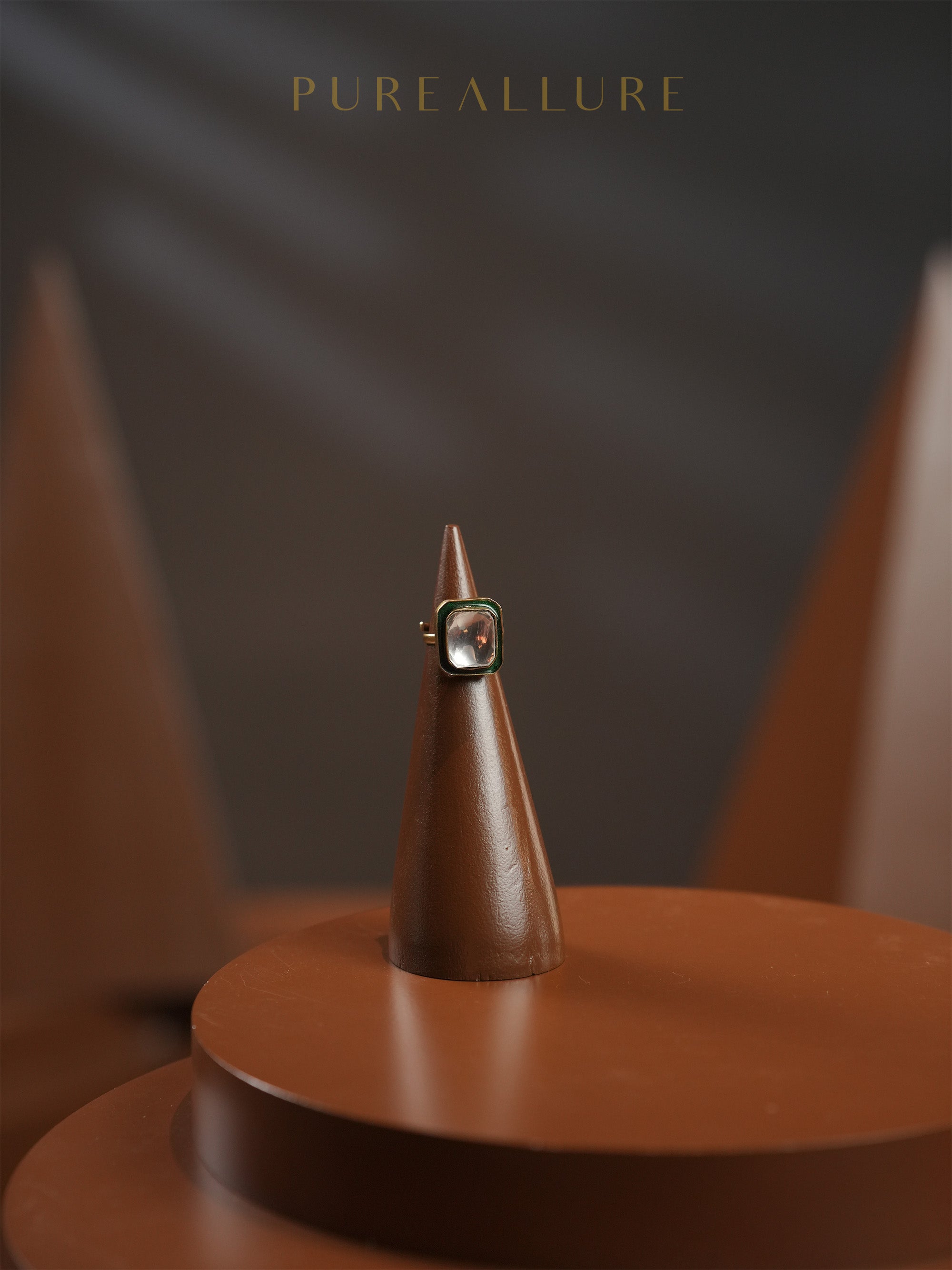 Svarna Ring (KR103)