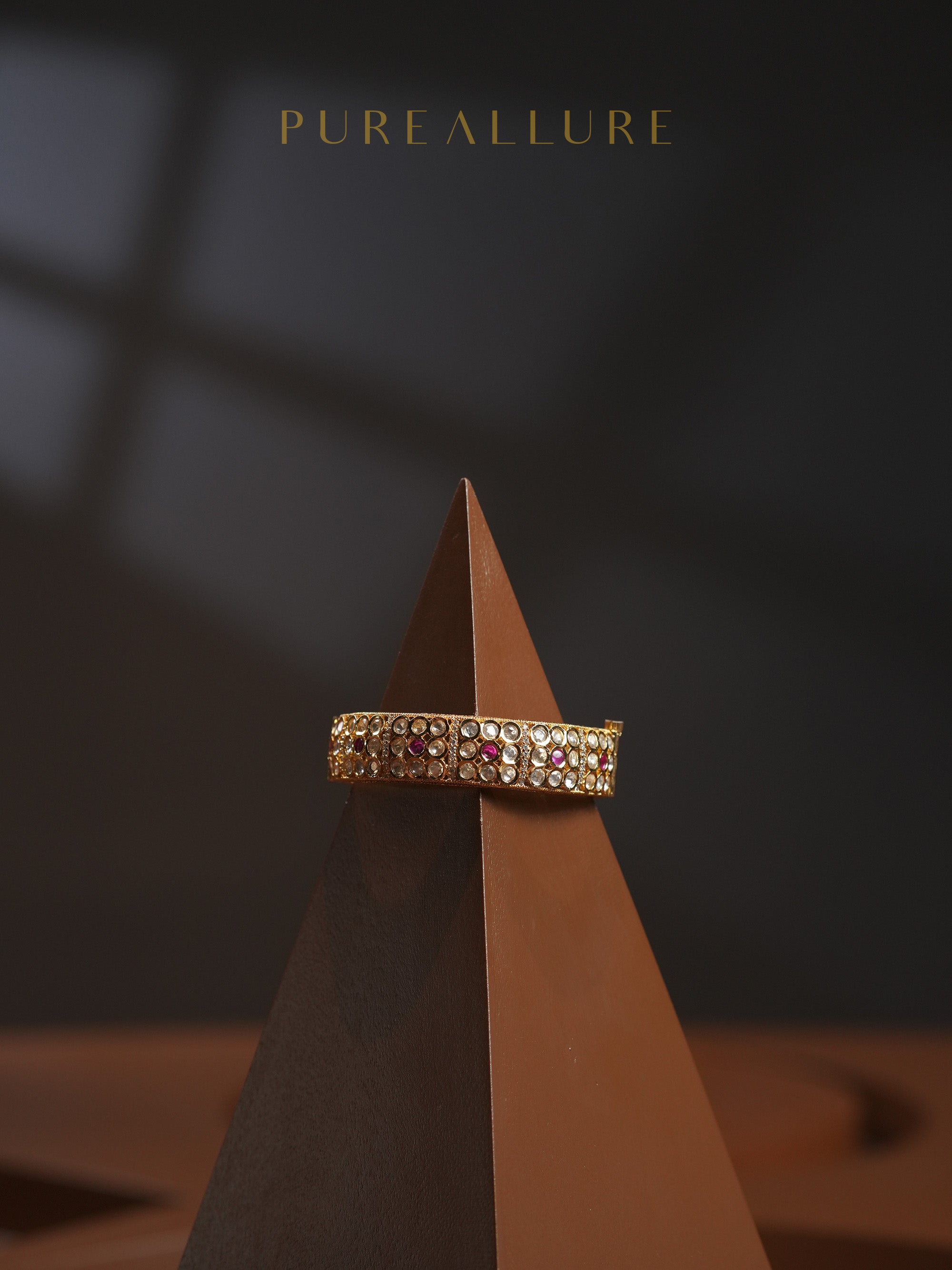 Shythia Bangle (B116)