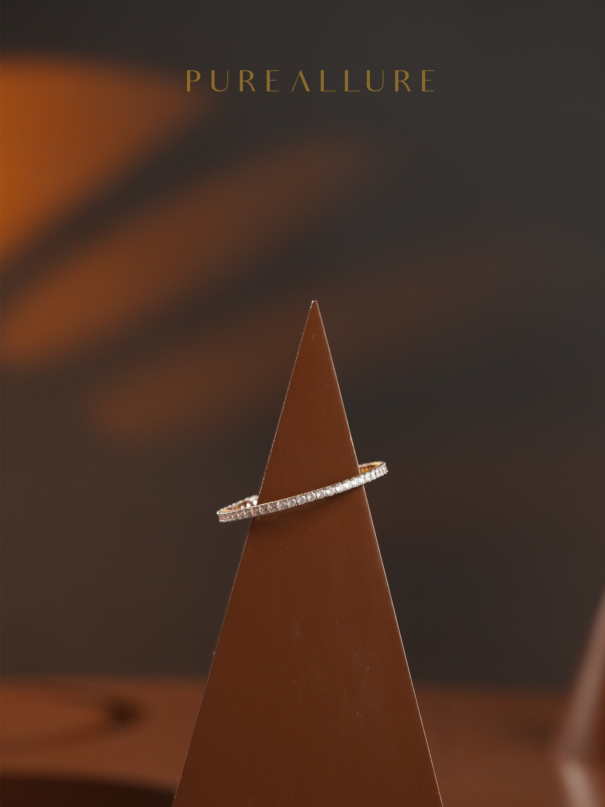 Eva Bangle (B48)