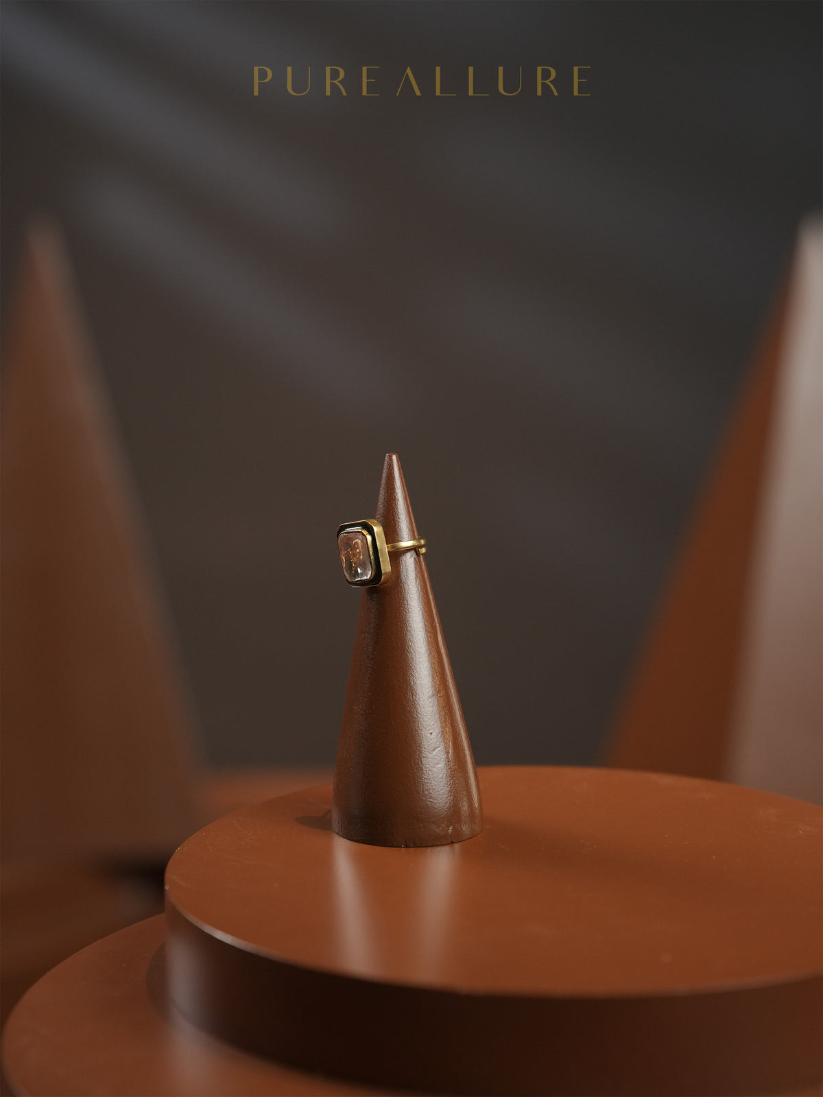 Svarna Ring (KR103)