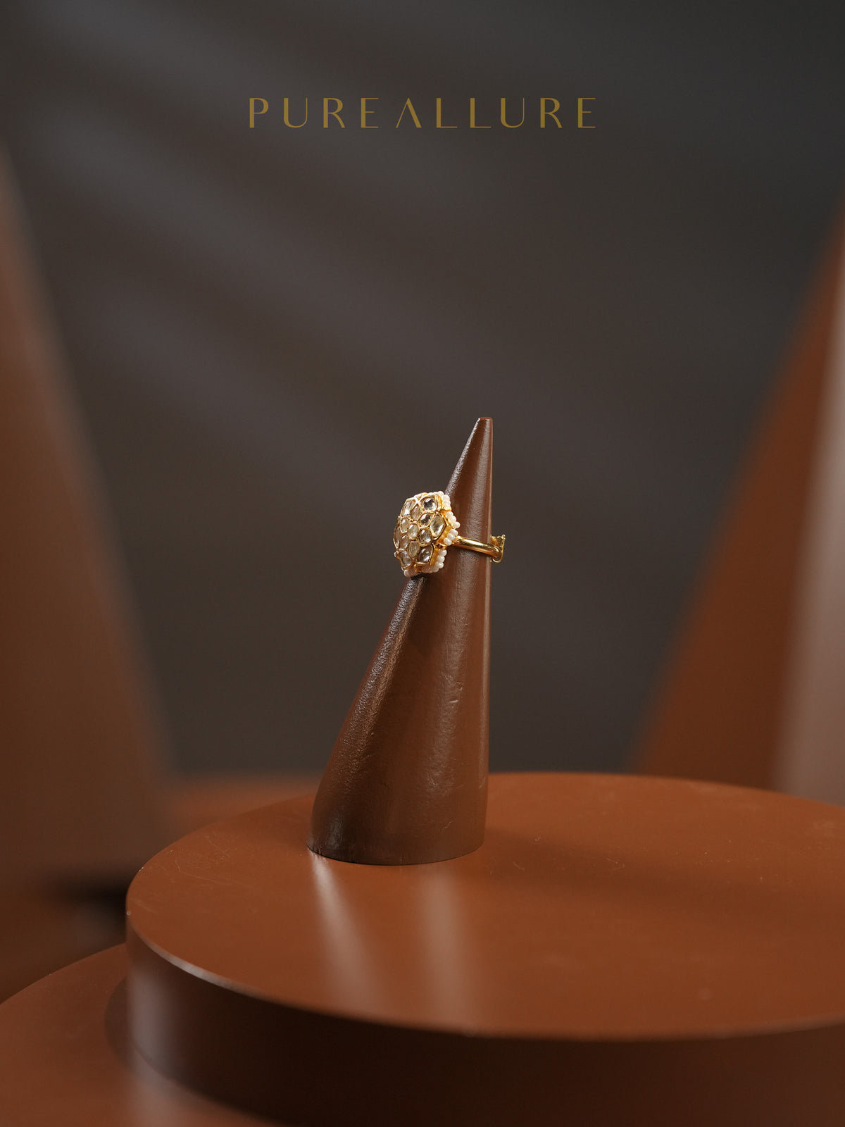 Leora Ring (KR152)