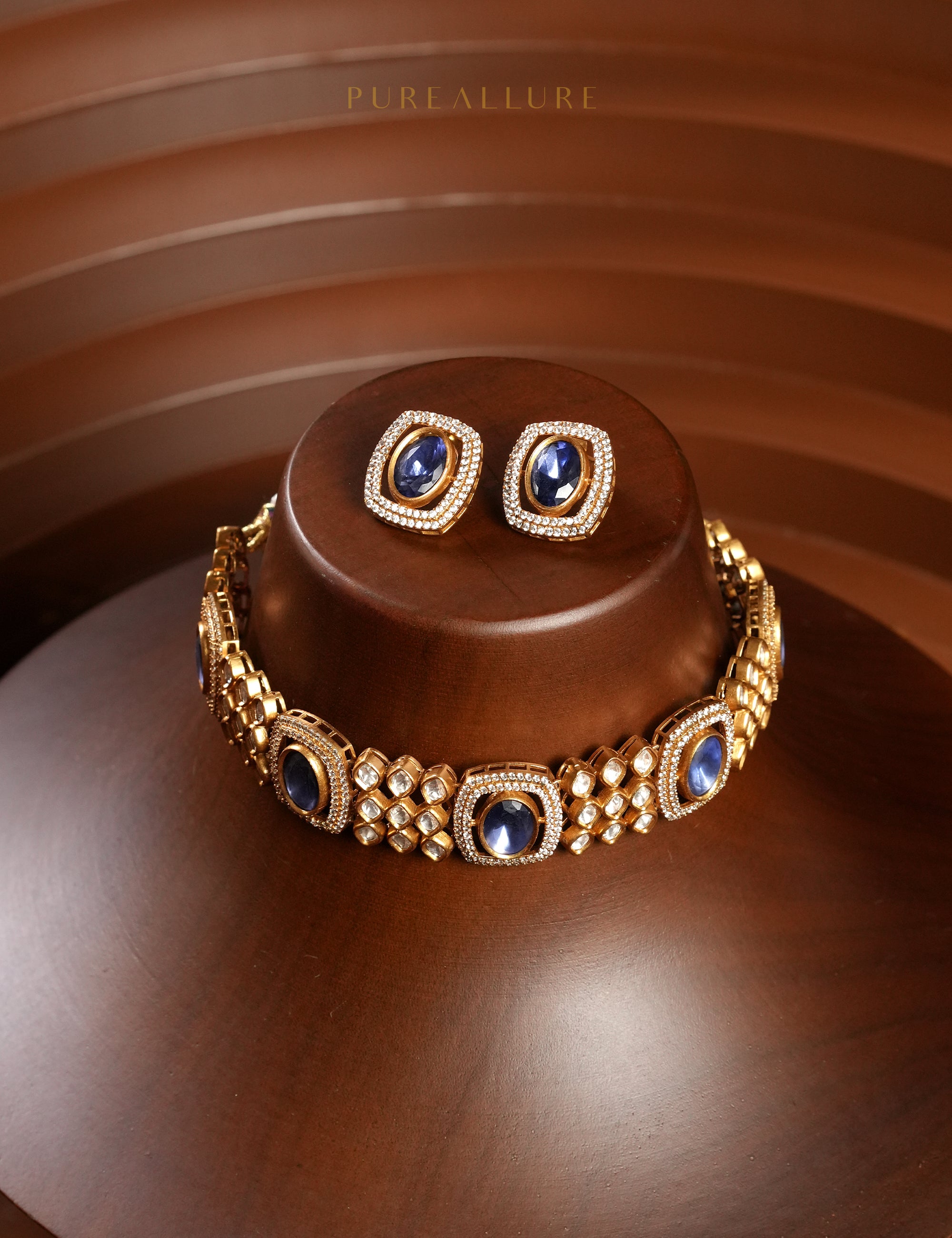 Laura Choker (PC57)