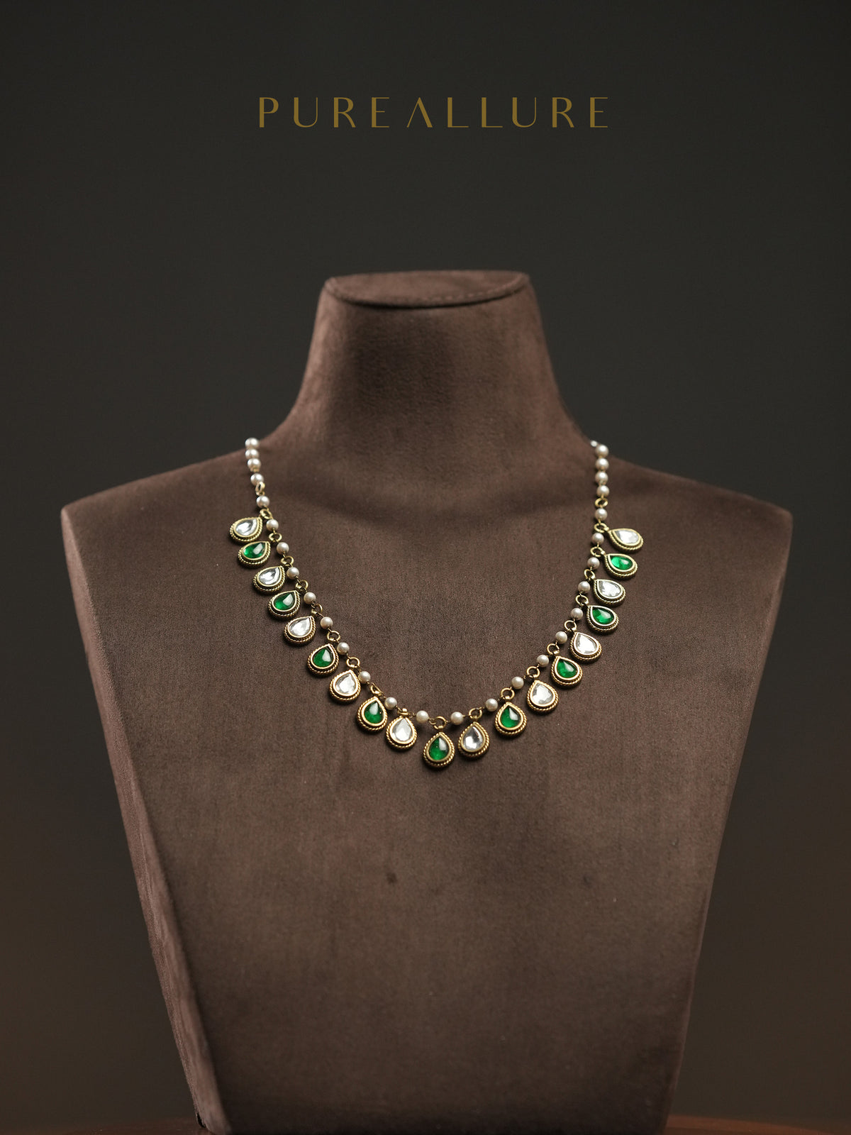Medhavi Necklace (KN245)