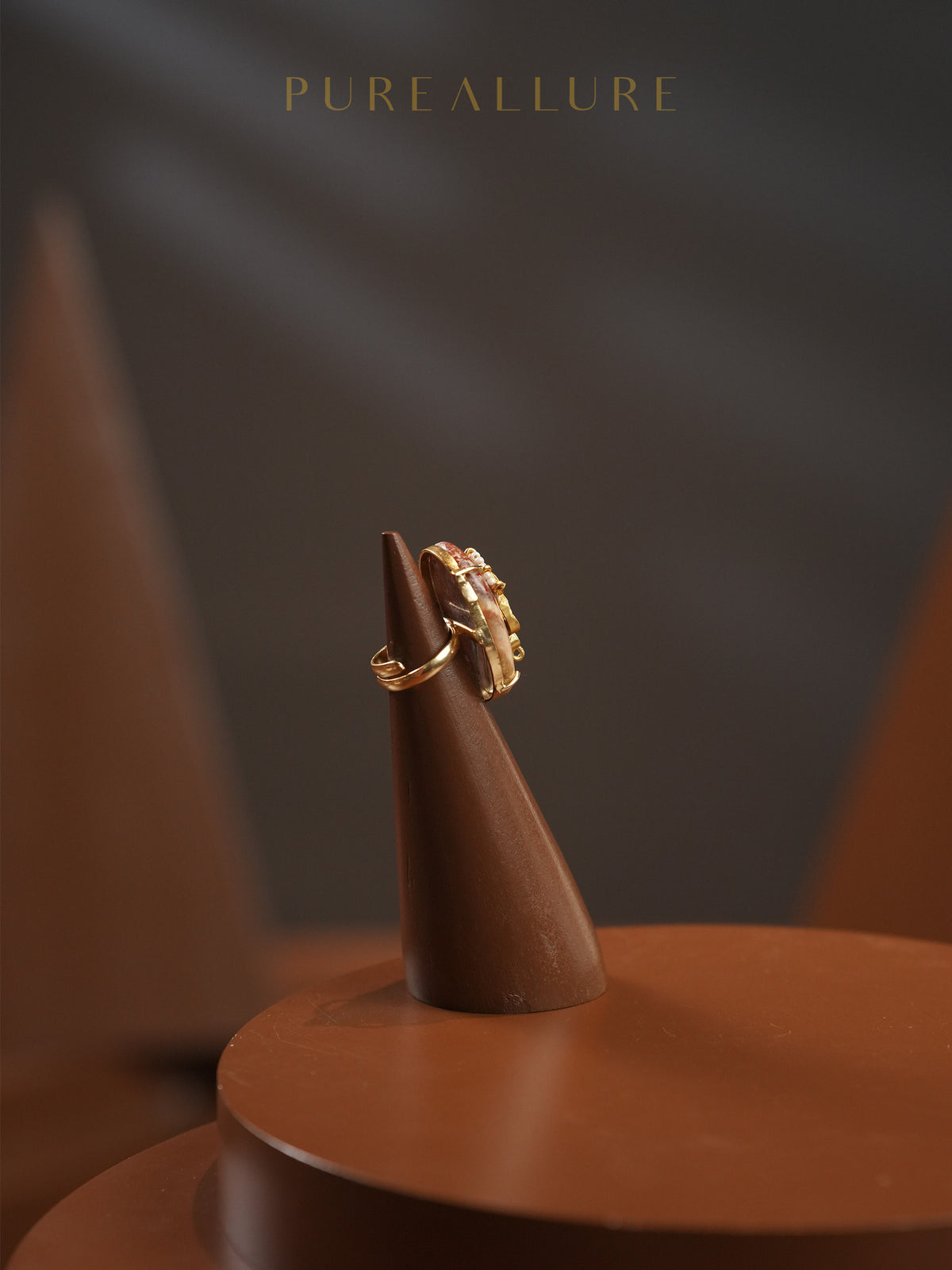Kanaka Ring (KR166)