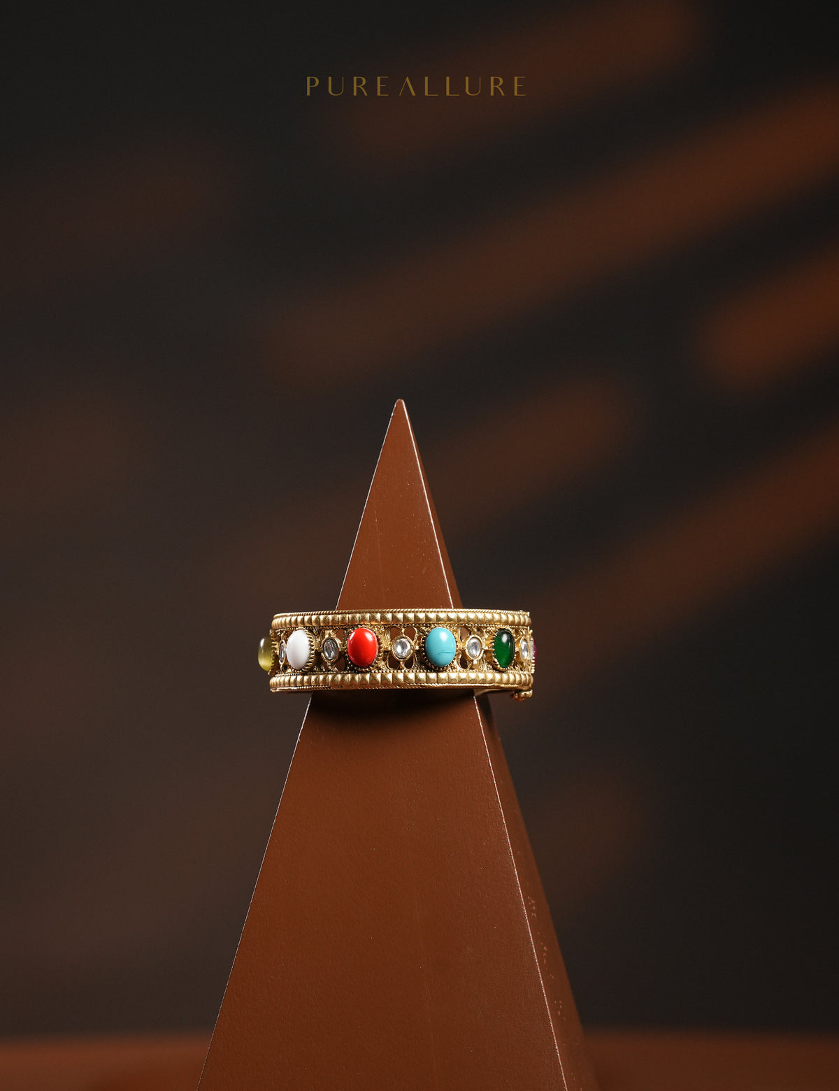 Yeshwani Bangle (B235)