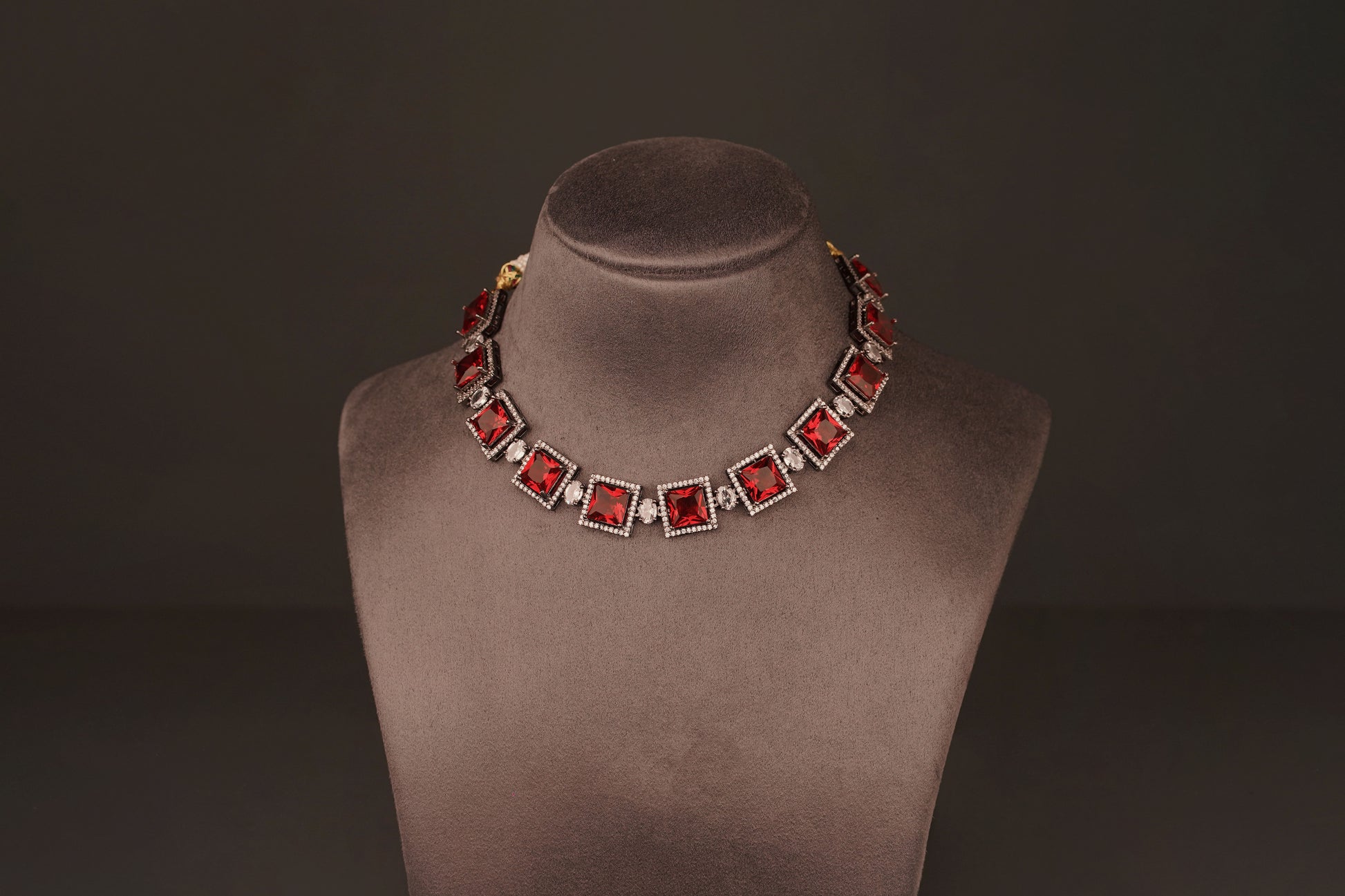 Laya Necklace set(ZN21) - Pure Allure