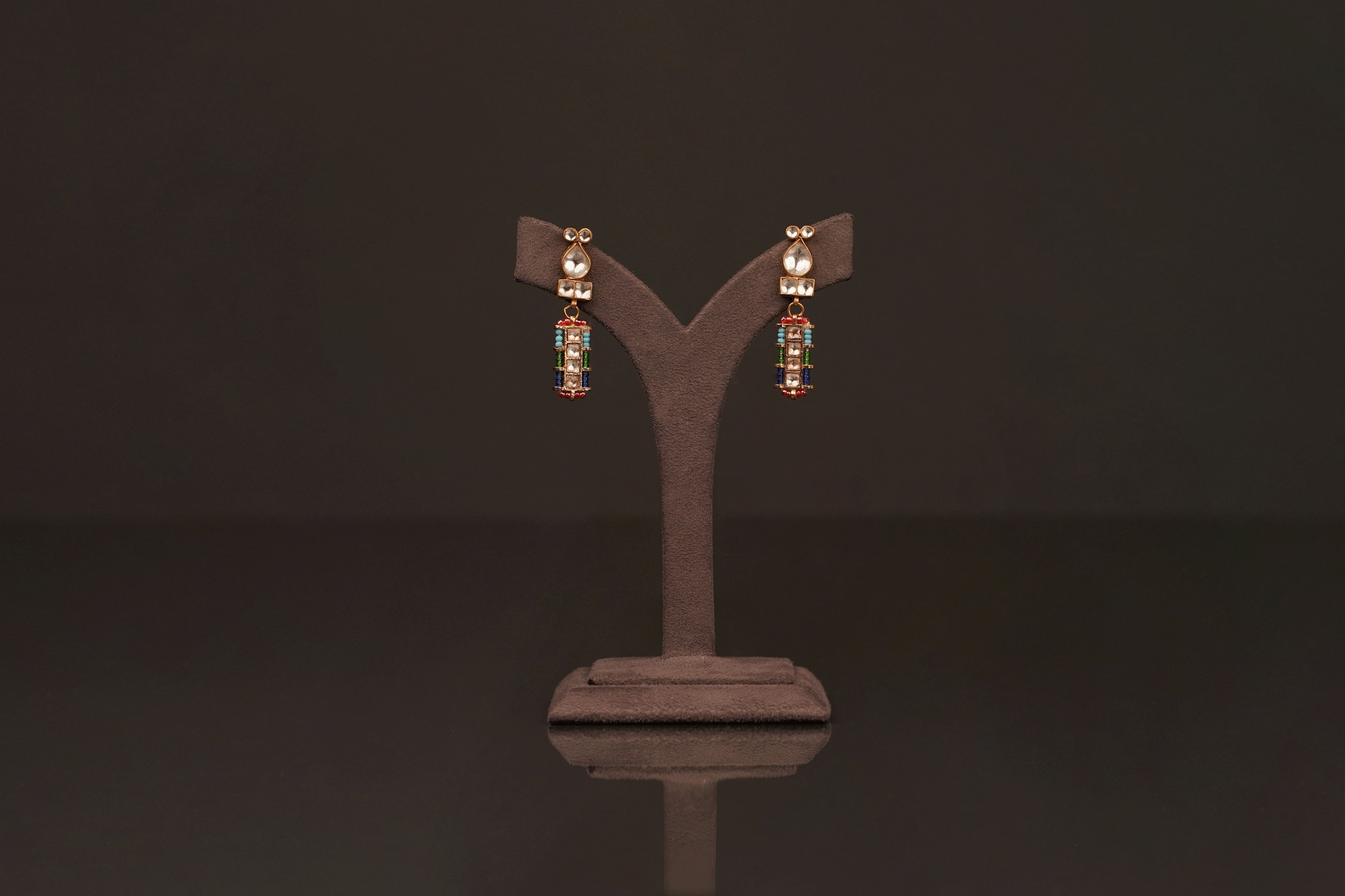 Vaiga Eardrop(E130) - Pure Allure