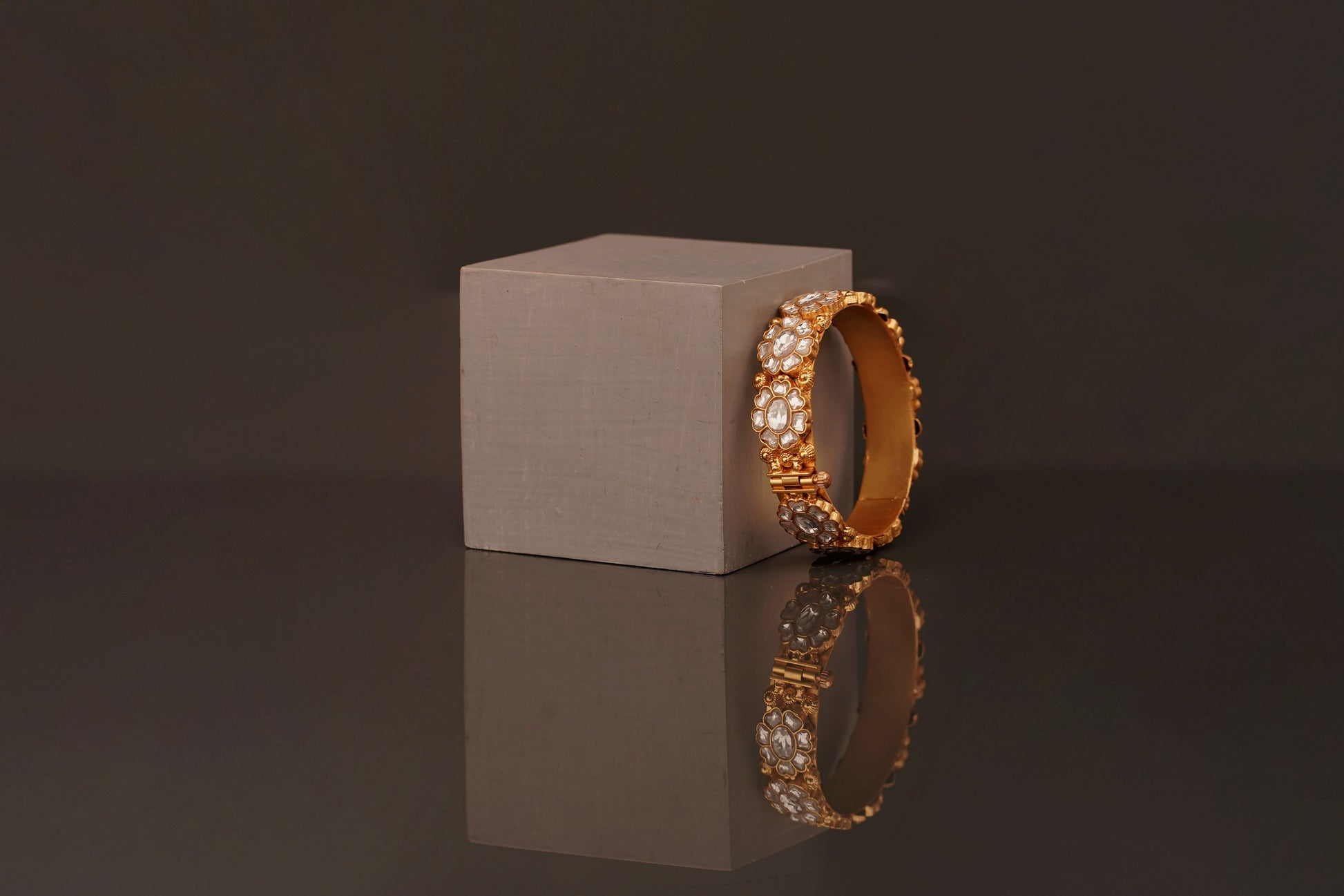Suchitra Bangle (B102) - Pure Allure