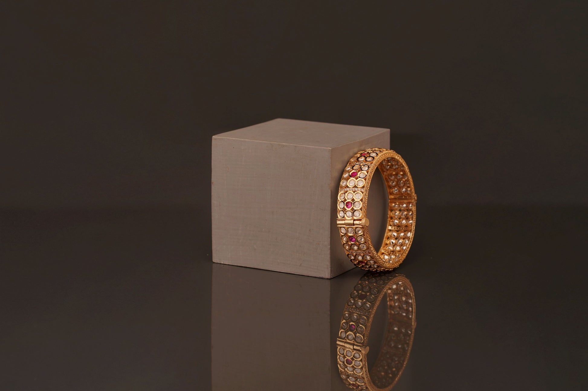 Shythia Bangle (B116) - Pure Allure