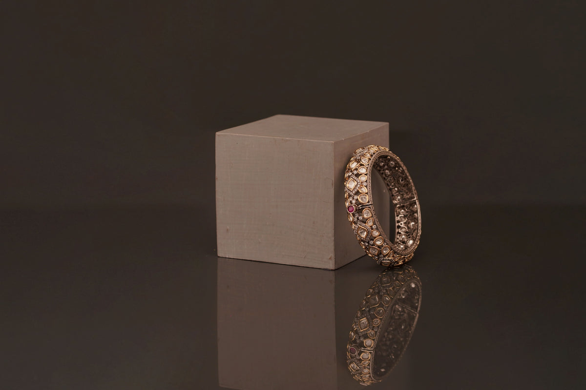 Pranaya Bangle(B67) - Pure Allure