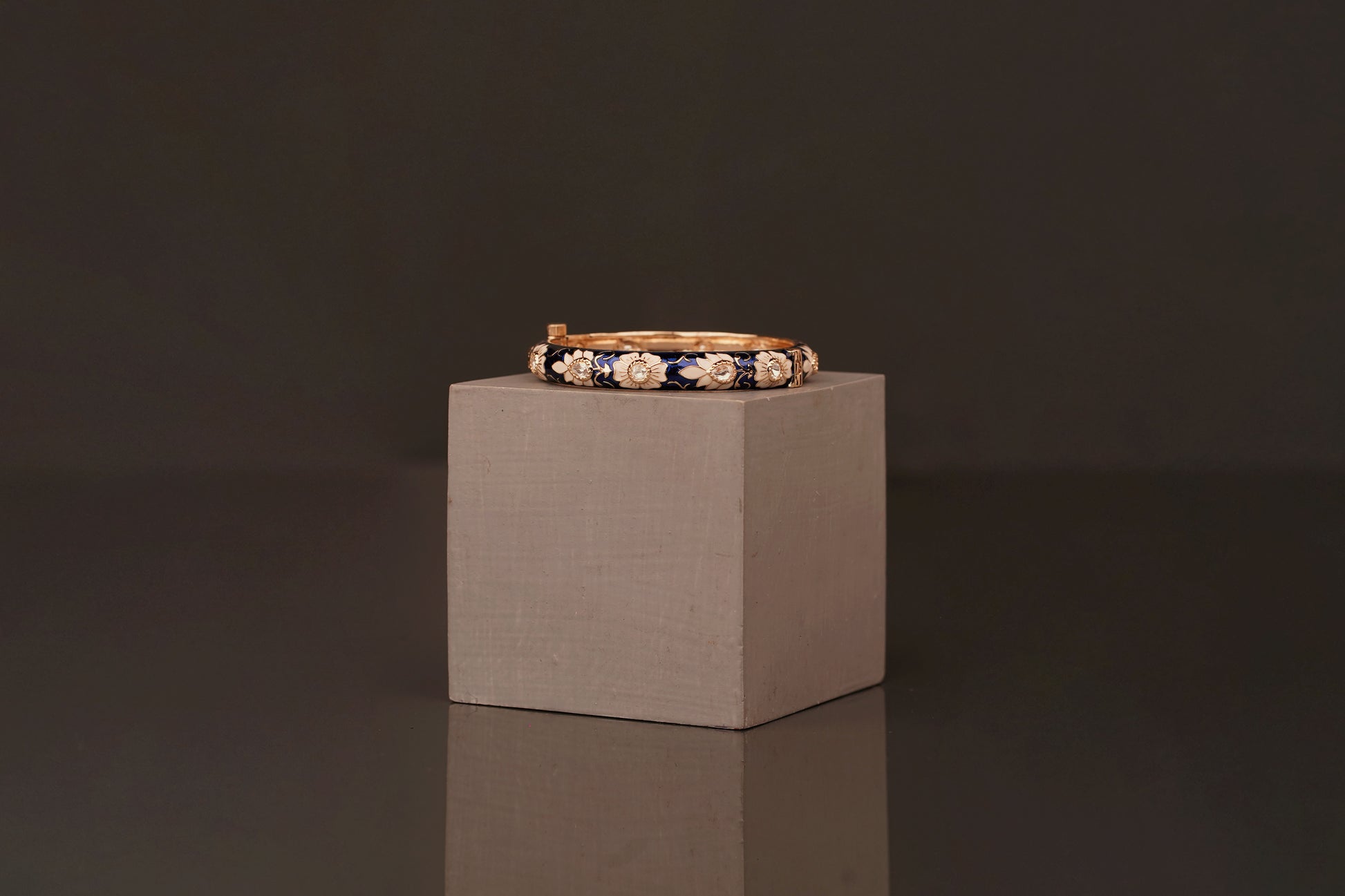 Shalini Bangle (B124) - Pure Allure