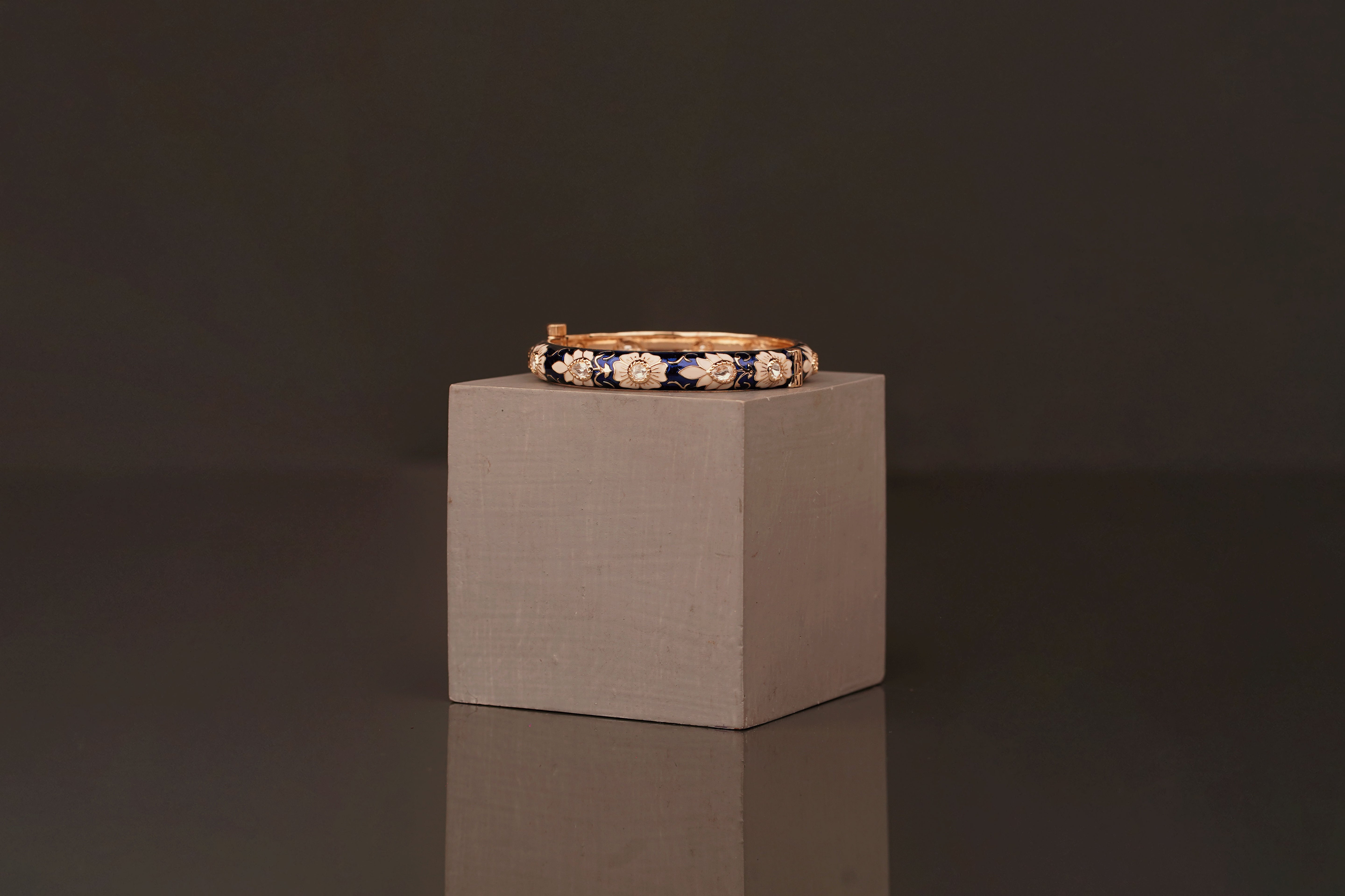 Shalini Bangle (B124) - Pure Allure