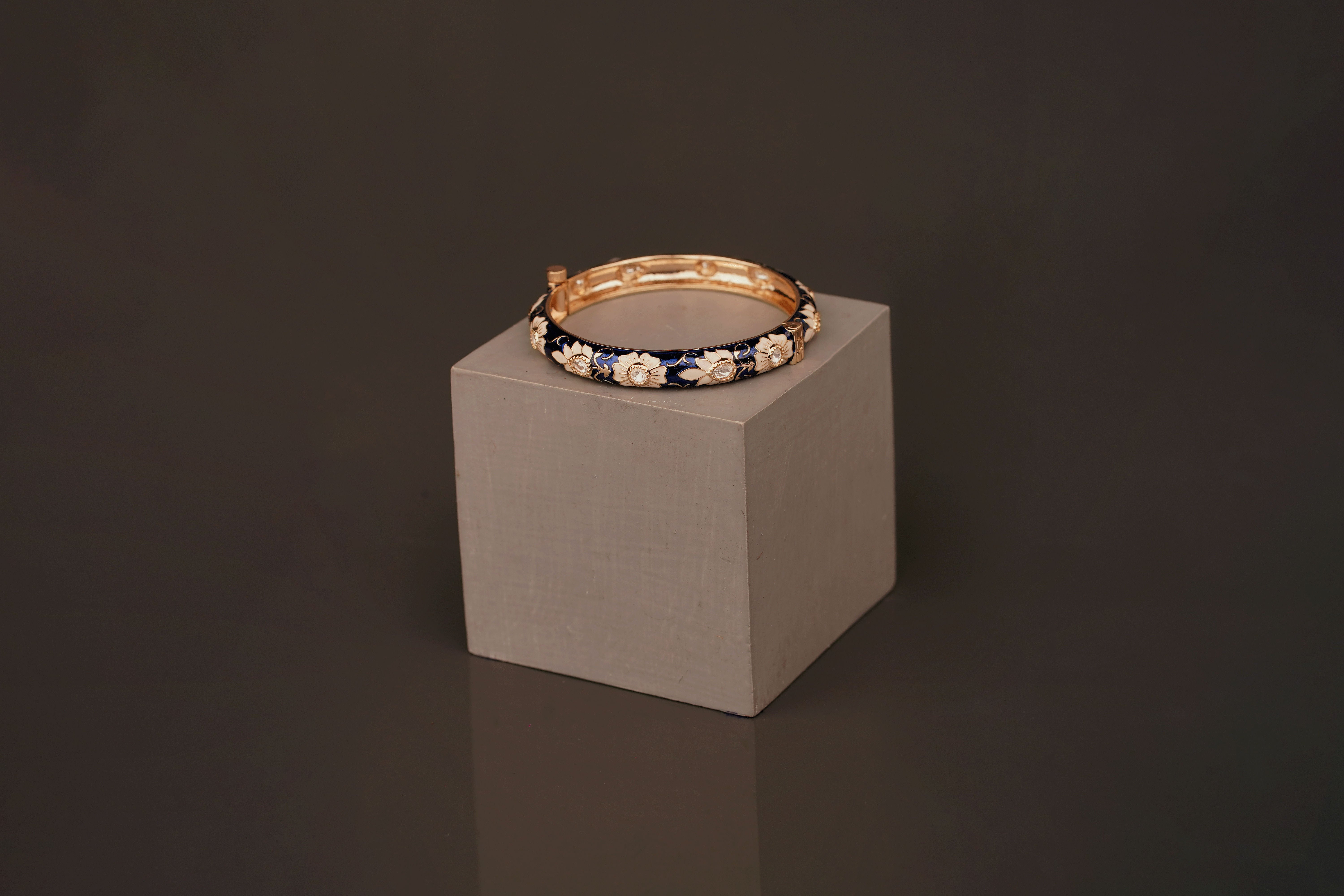 Shalini Bangle (B124) - Pure Allure
