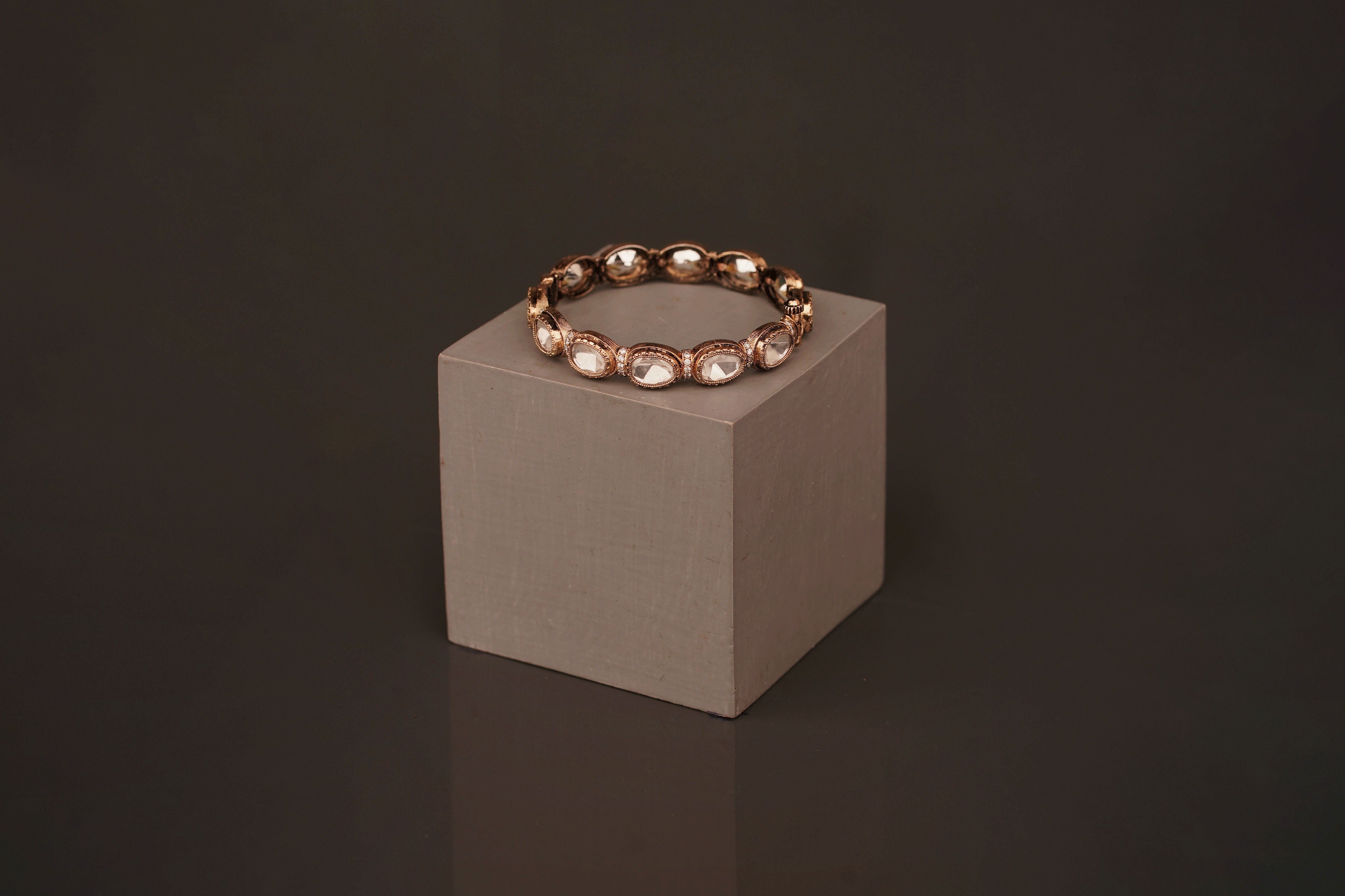 Hiranya Bangle (B121) - Pure Allure