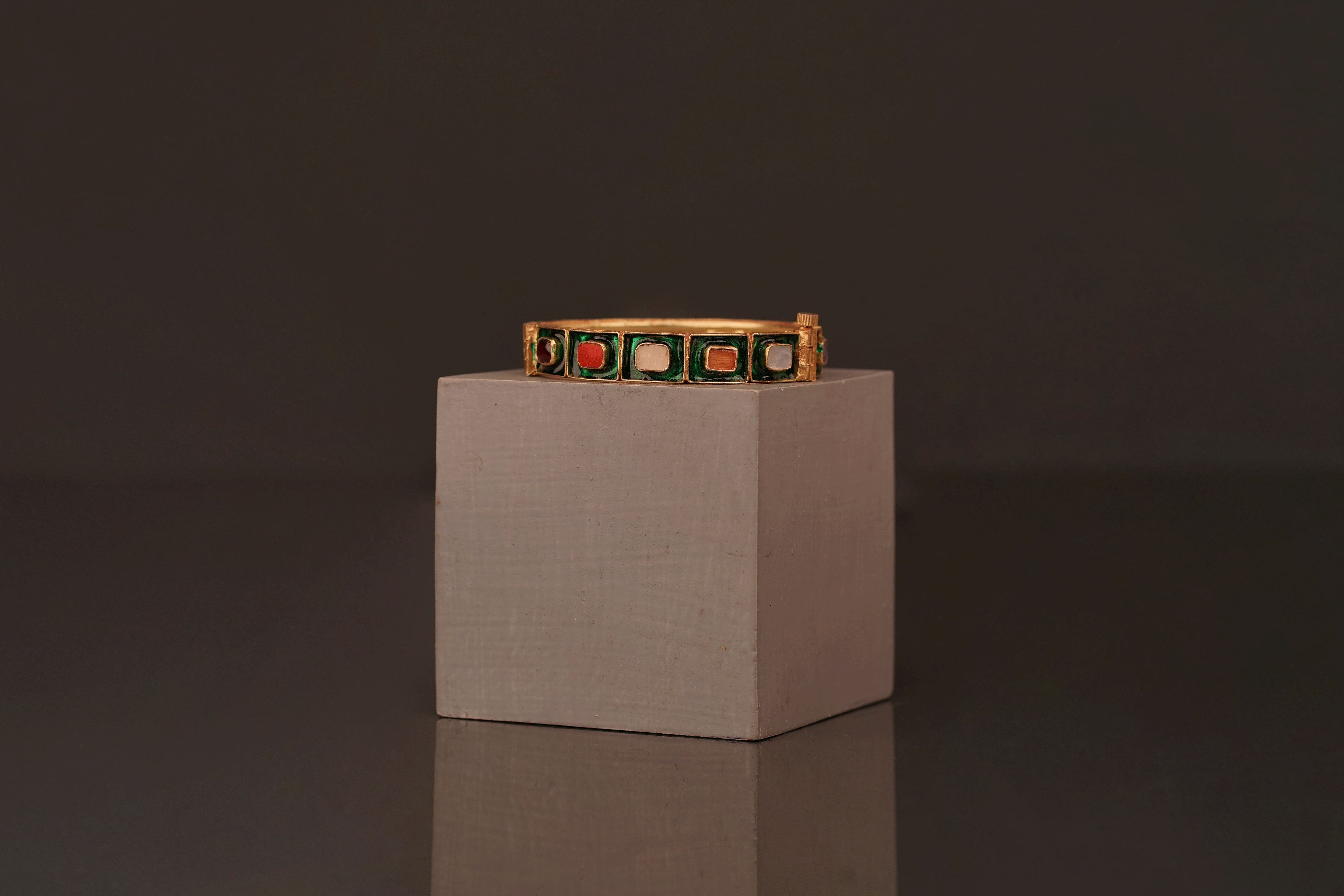 Varna Bangle(B39) - Pure Allure