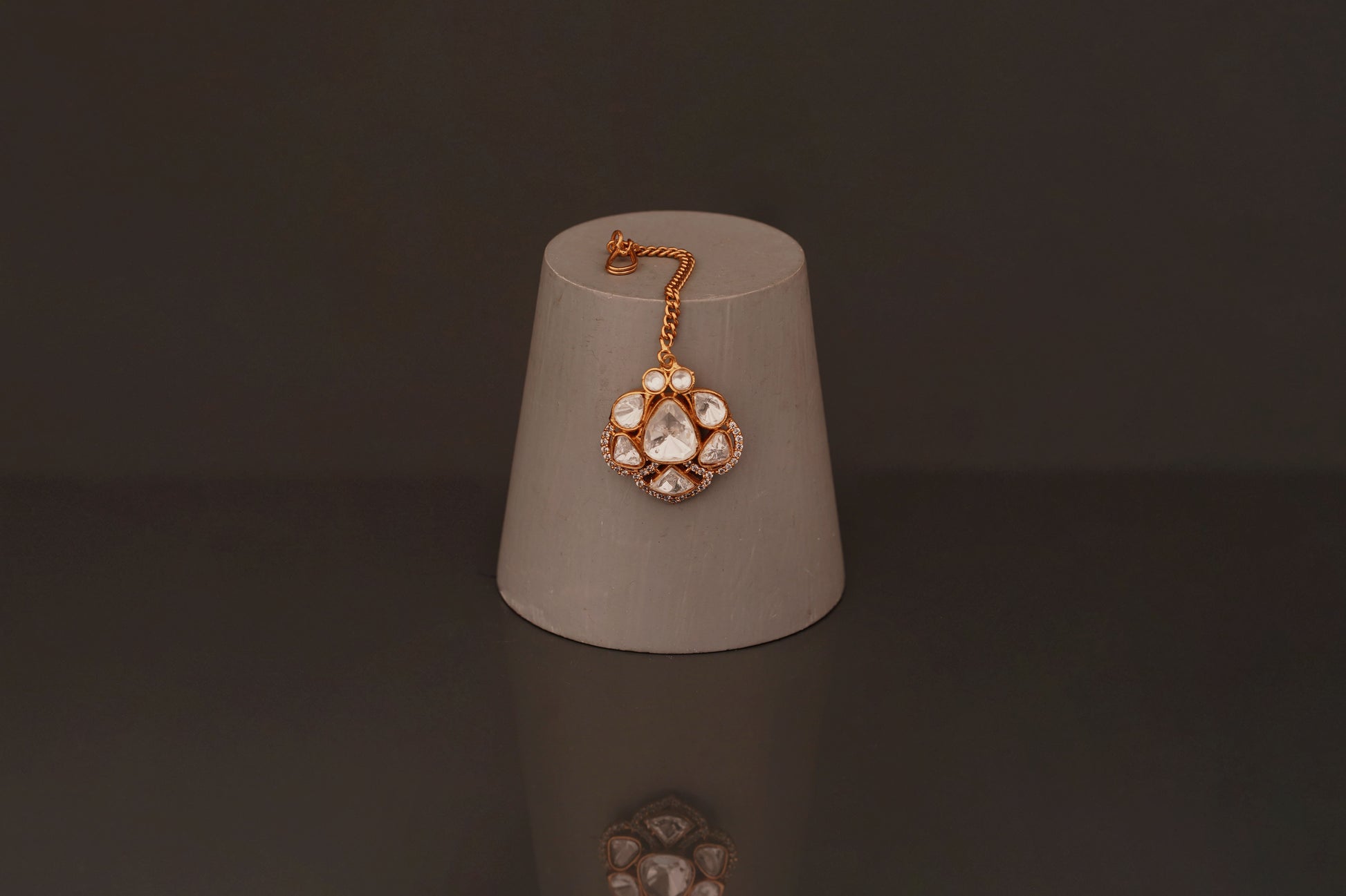 Arundhati Tikka (T06) - Pure Allure