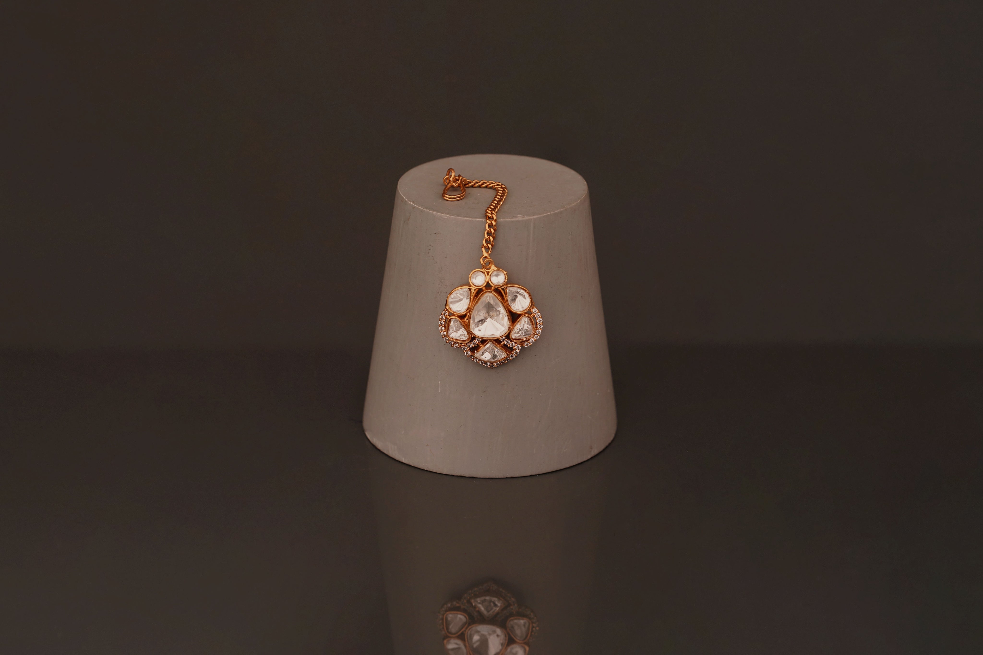 Arundhati Tikka (T06) - Pure Allure