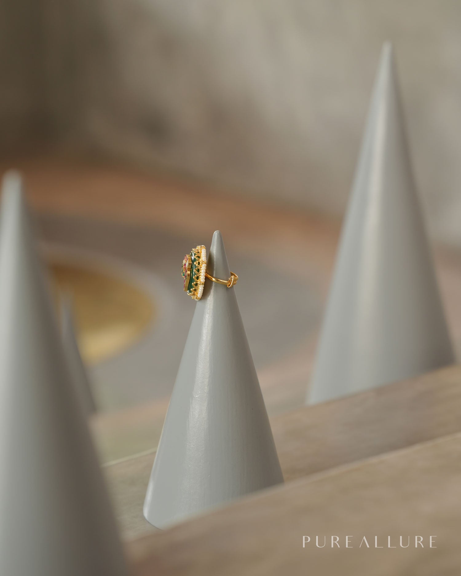 Kasturi Ring(KR135)